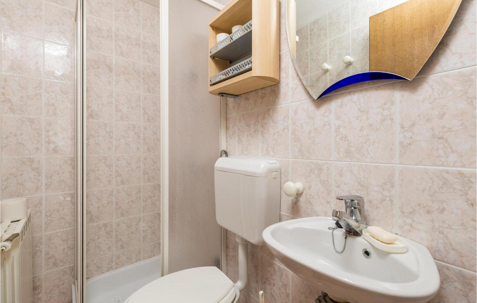 Lovely Apartment In Veli Losinj With Kitchen מראה חיצוני תמונה
