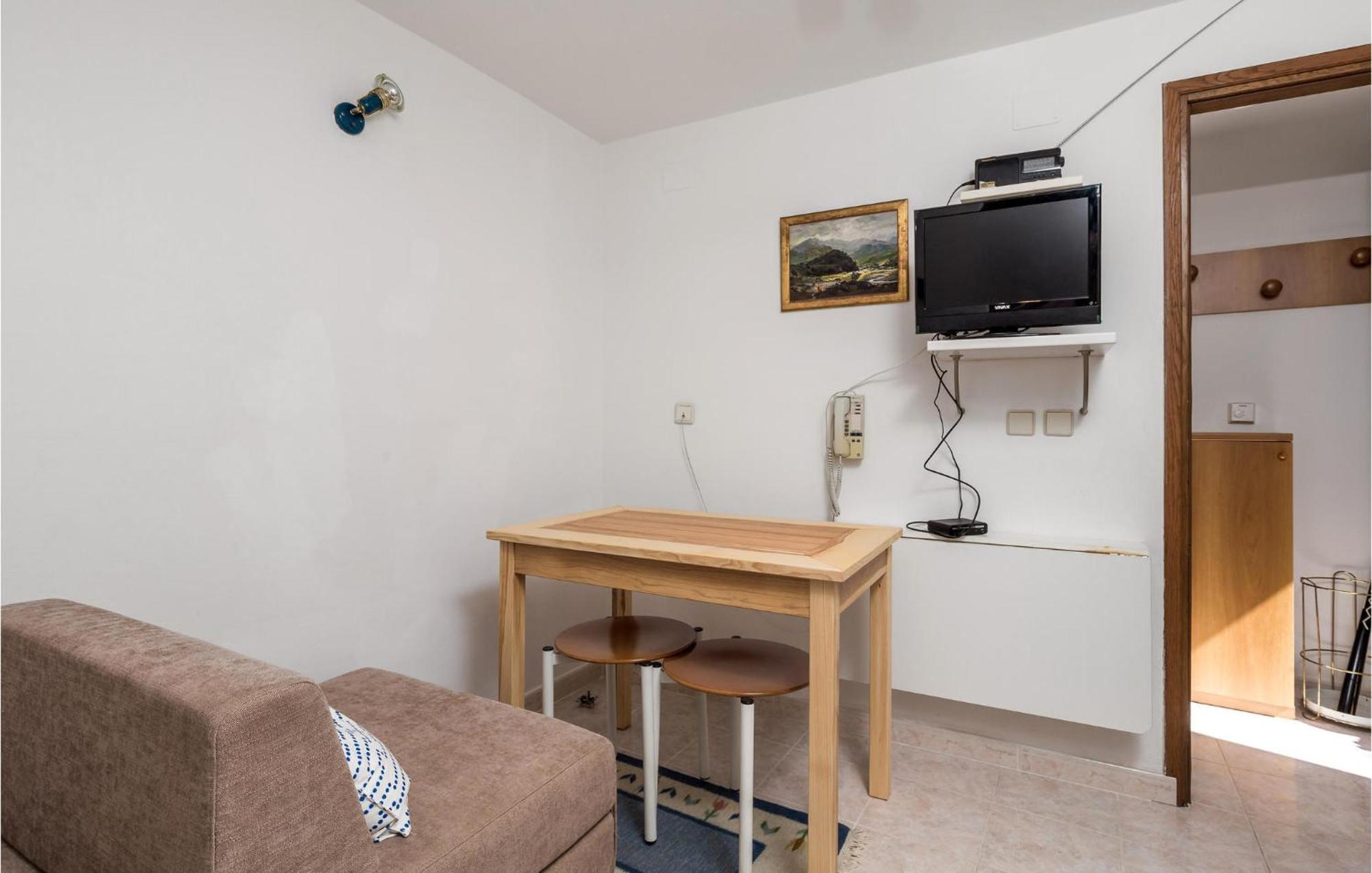 Lovely Apartment In Veli Losinj With Kitchen מראה חיצוני תמונה