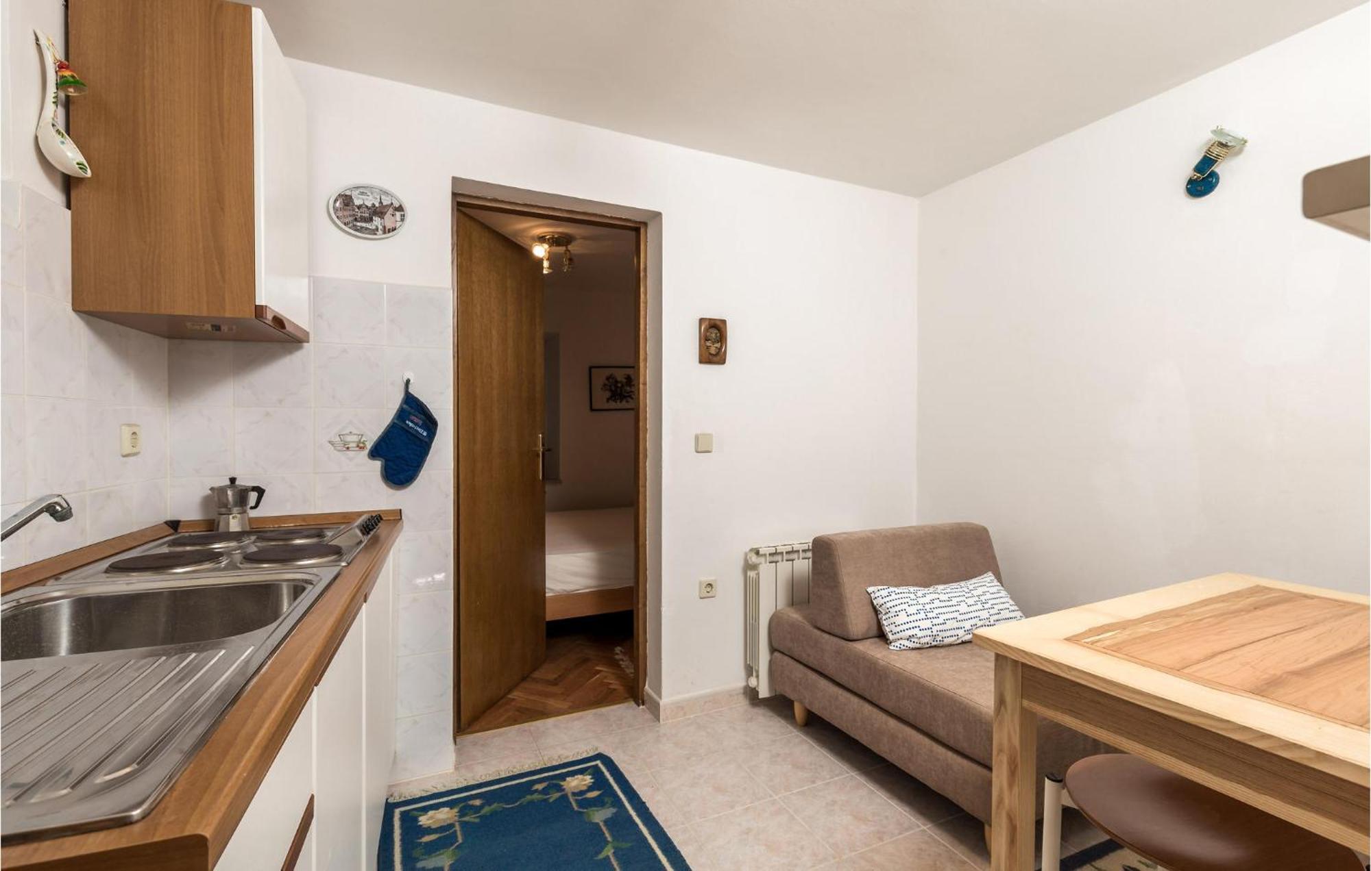 Lovely Apartment In Veli Losinj With Kitchen מראה חיצוני תמונה