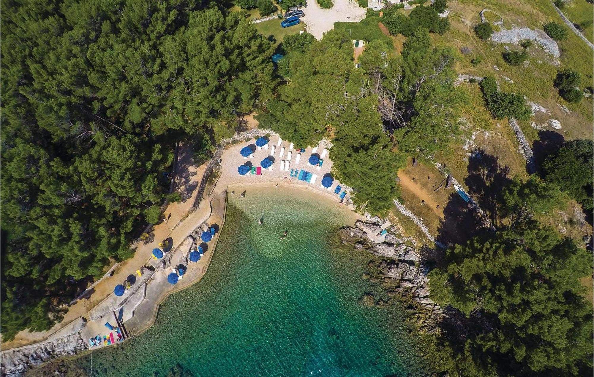 Lovely Apartment In Veli Losinj With Kitchen מראה חיצוני תמונה