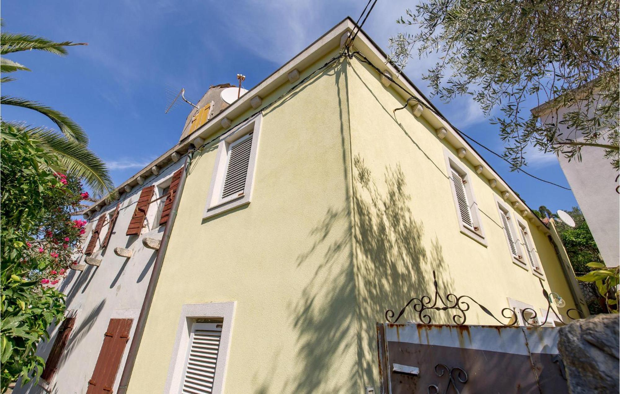 Lovely Apartment In Veli Losinj With Kitchen מראה חיצוני תמונה