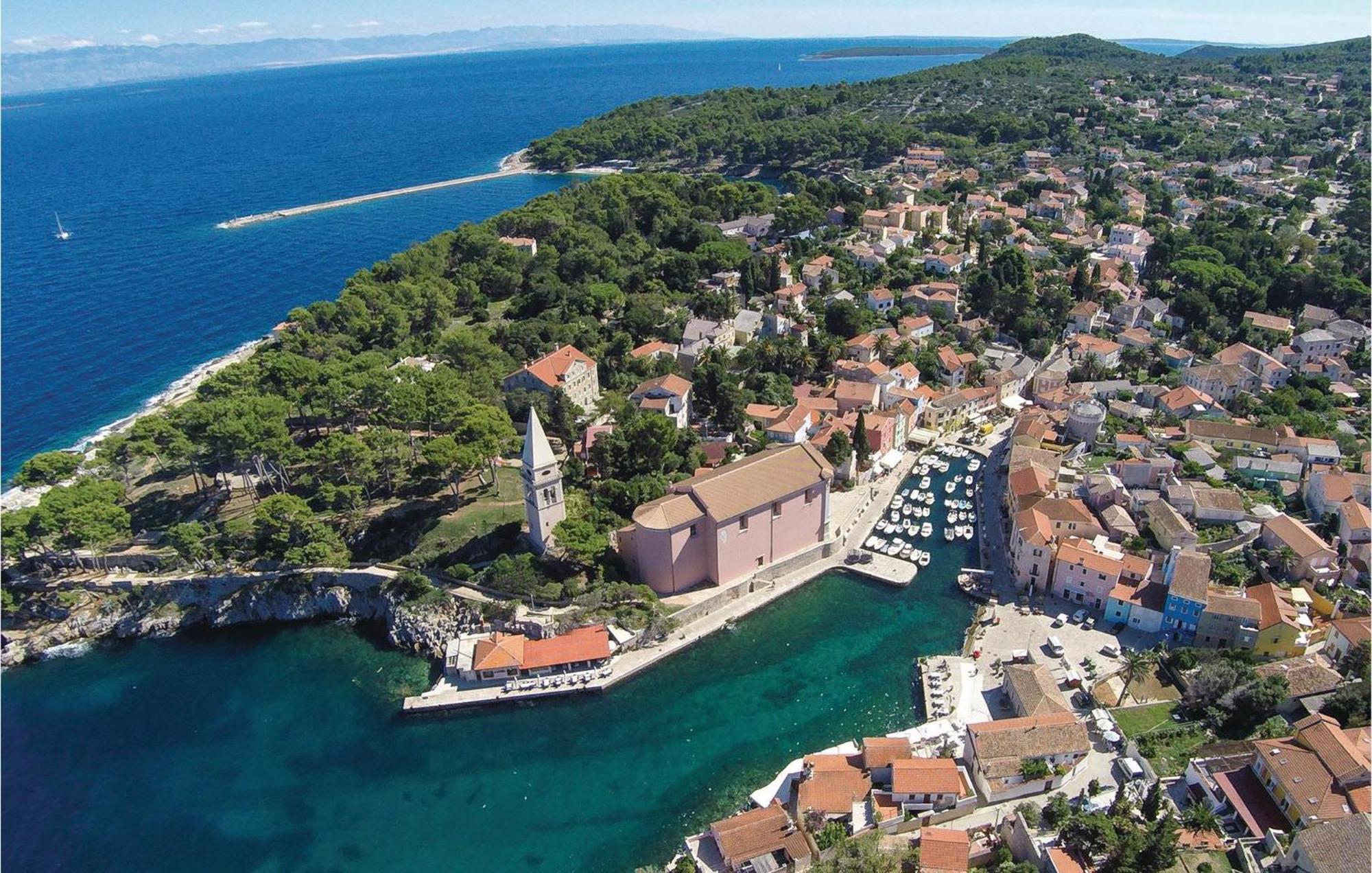 Lovely Apartment In Veli Losinj With Kitchen מראה חיצוני תמונה